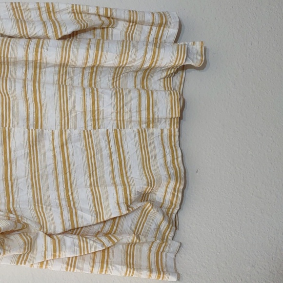 SLIGHTLY USED EDDIE BAUER OUTDOOR SIZE 6 MUSTARD YELLOW AND WHITE - Picture 5 of 9